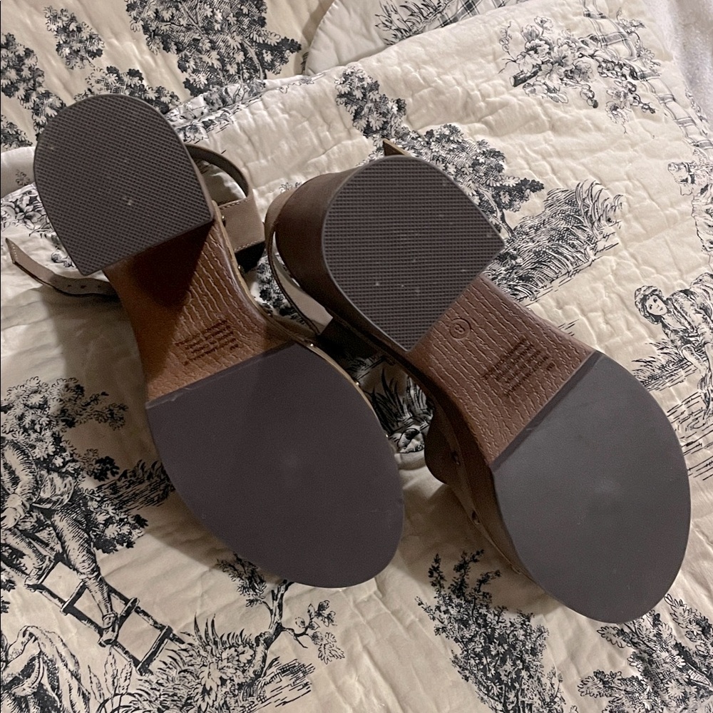 MIA Strappy Sandals - Picture 3 of 6